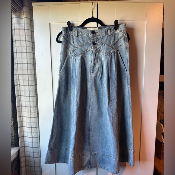 THE GREAT. The Field Denim Skirt in Misty Wash - Picture 6 of 7